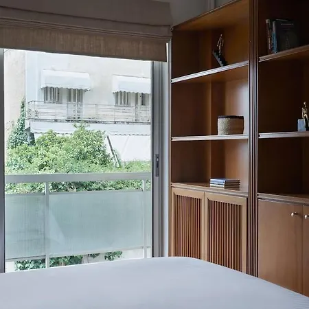 Chic Designer Next - Hilton * أثينا